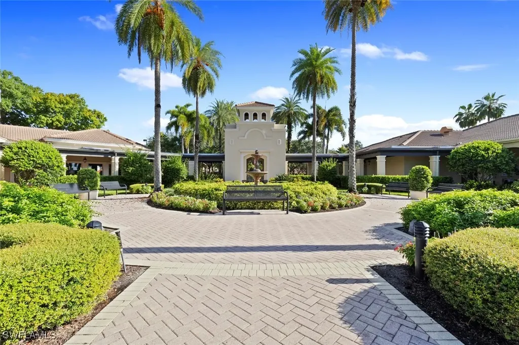 1289 Barrigona Court Naples FL 34119