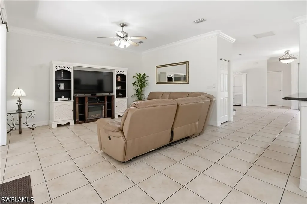 1289 Barrigona Court Naples FL 34119