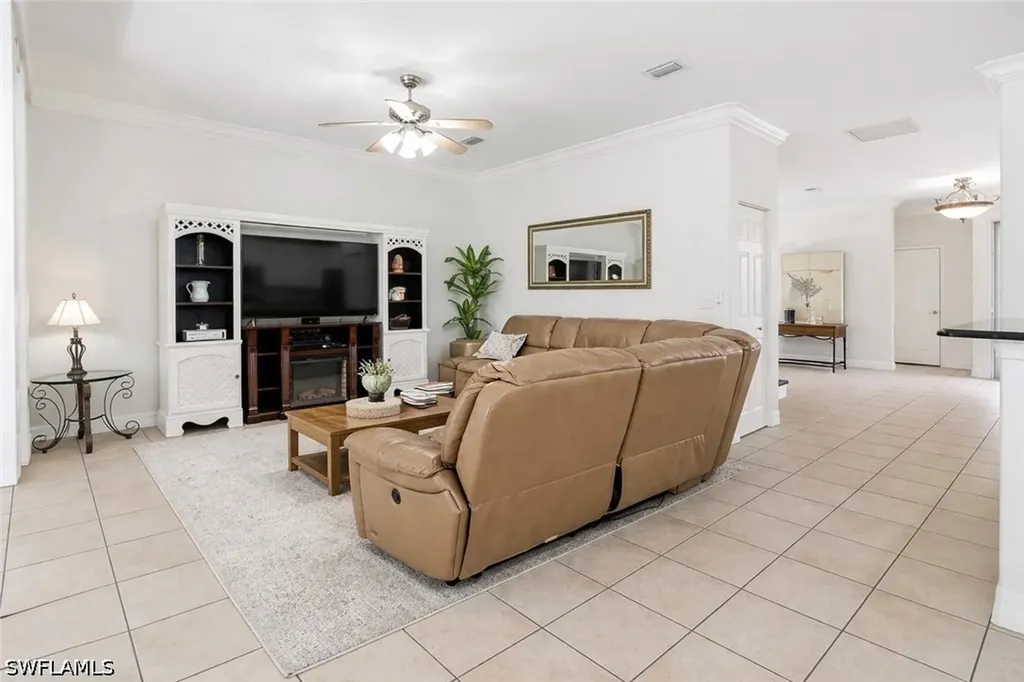 1289 Barrigona Court Naples FL 34119