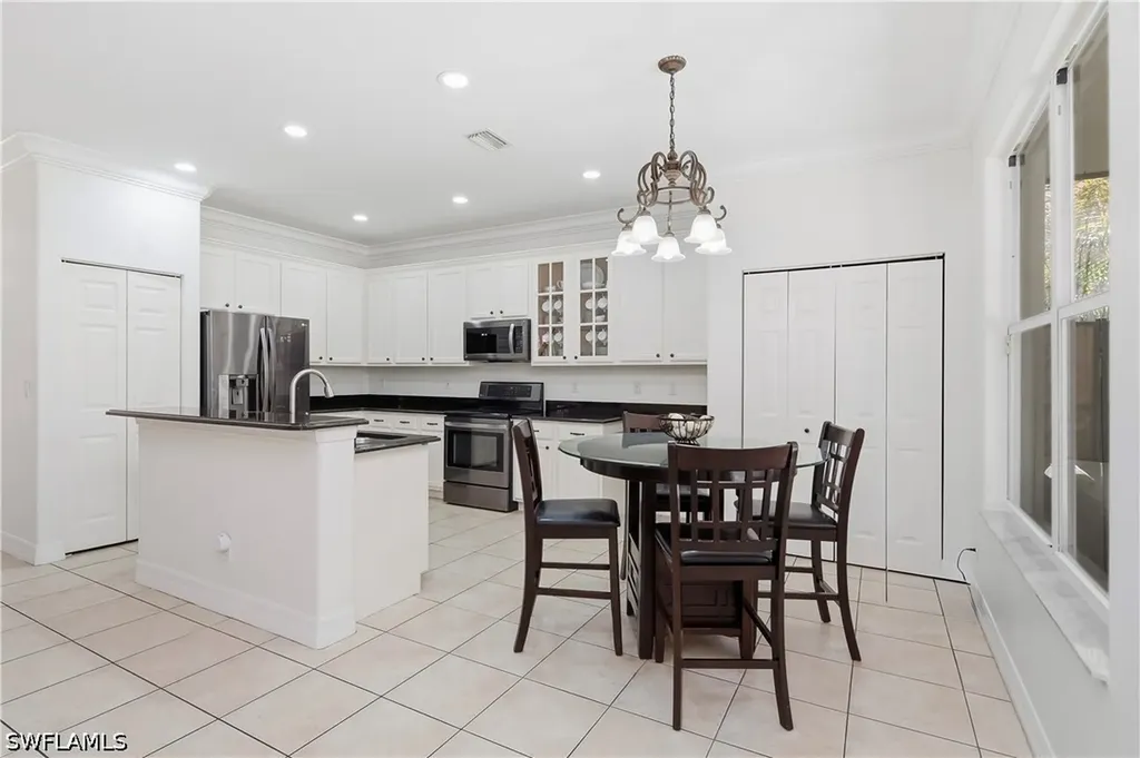 1289 Barrigona Court Naples FL 34119