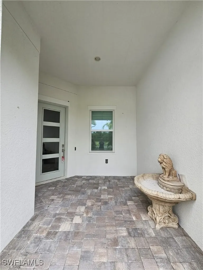 9007 Saint Lucia Drive Naples FL 34114
