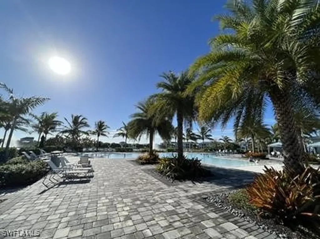 9007 Saint Lucia Drive Naples FL 34114