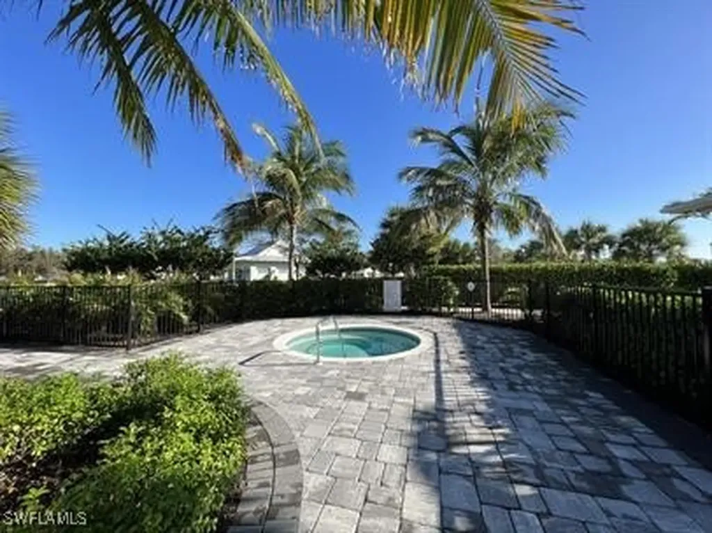 9007 Saint Lucia Drive Naples FL 34114