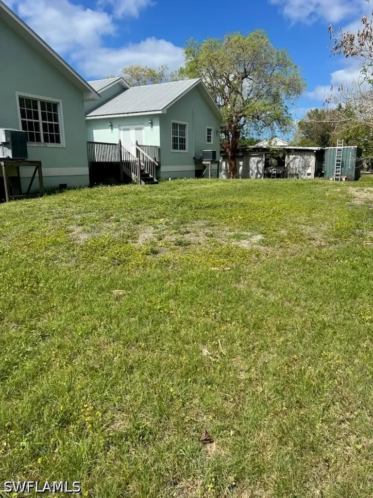 1227 Mangrove Lane Chokoloskee FL 34138