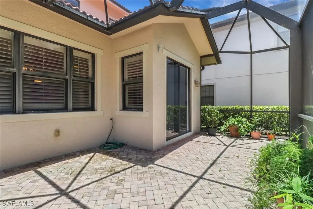 1121 Antaras Court S Naples FL 34113