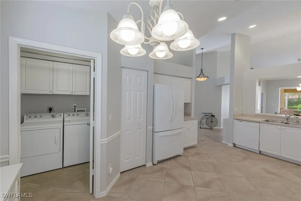5502 Greenwood Circle Naples FL 34112