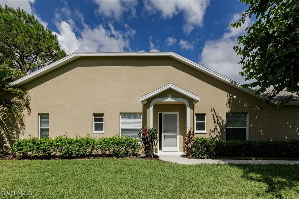 5502 Greenwood Circle Naples FL 34112