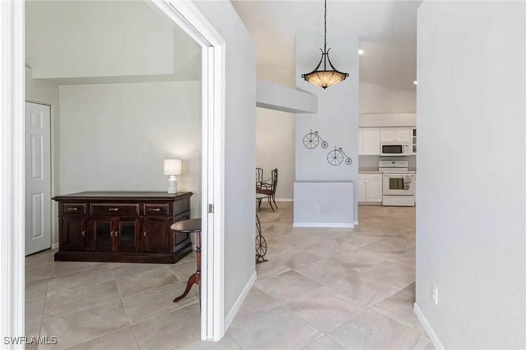 5502 Greenwood Circle Naples FL 34112