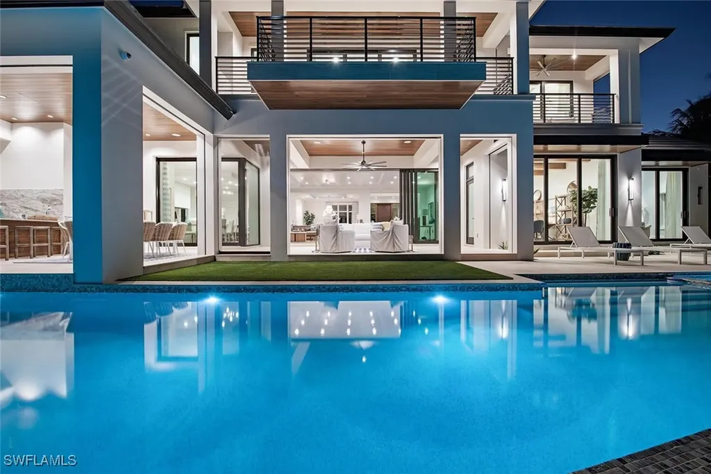 3163 Gin Lane Naples FL 34102