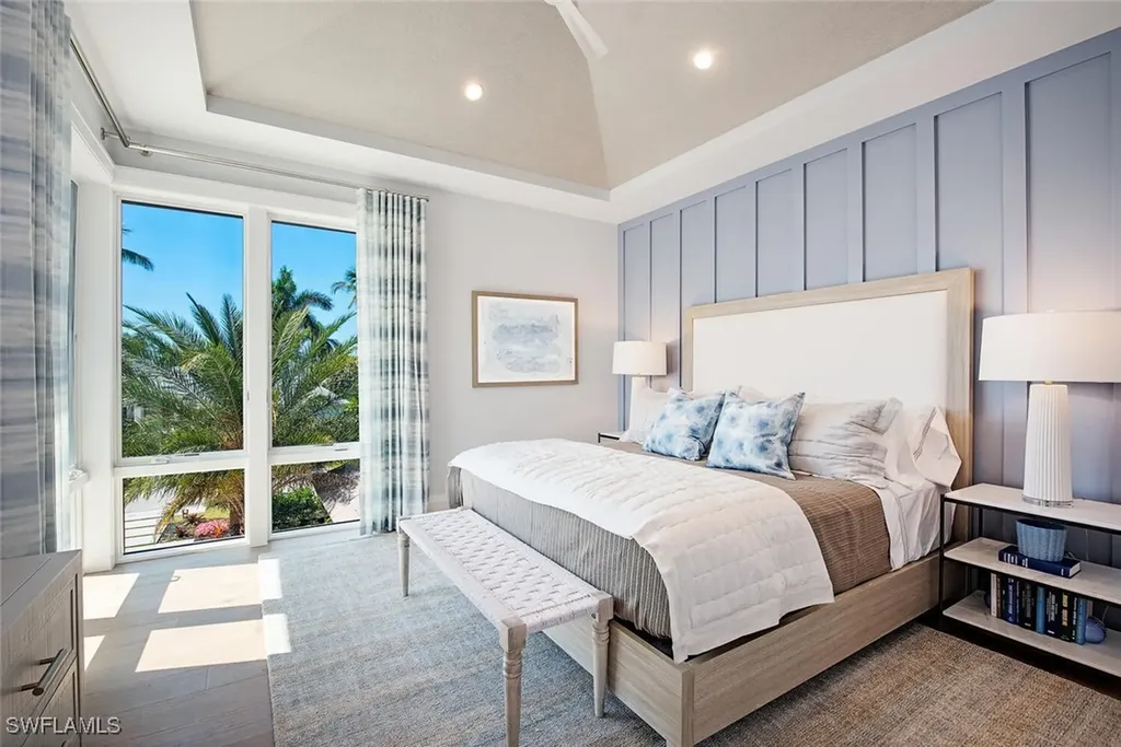 3163 Gin Lane Naples FL 34102