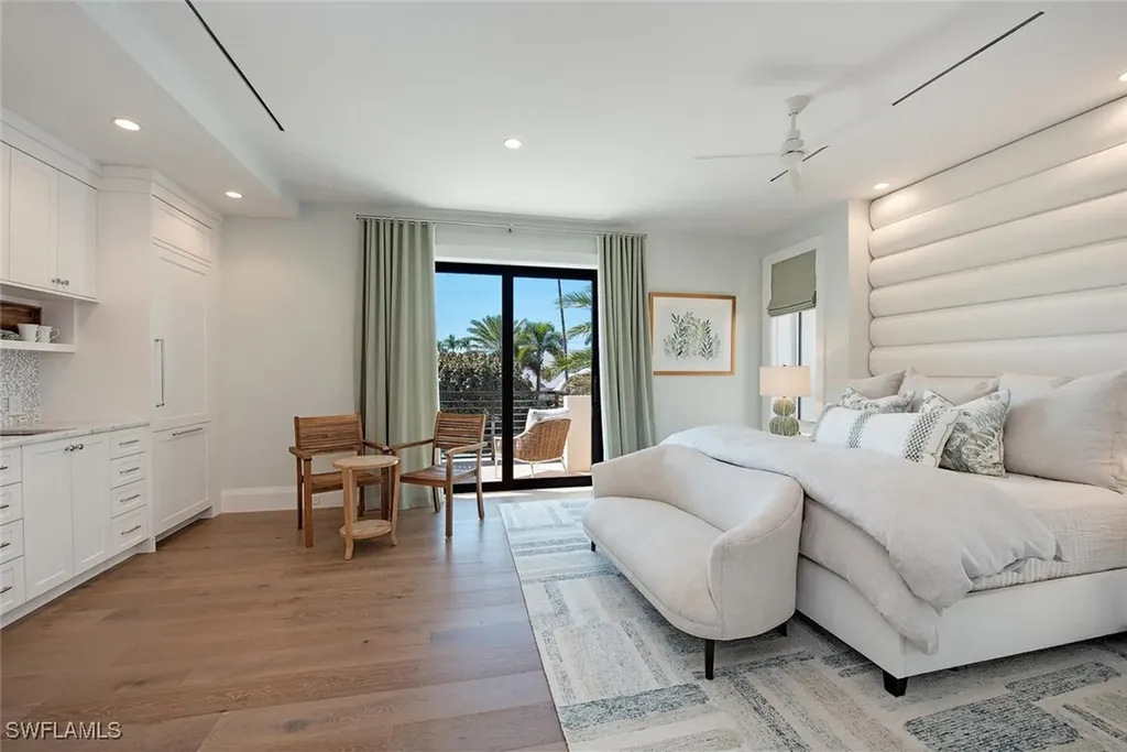 3163 Gin Lane Naples FL 34102