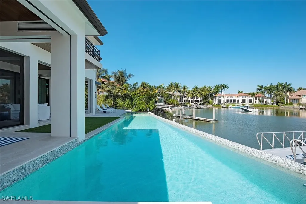 3163 Gin Lane Naples FL 34102