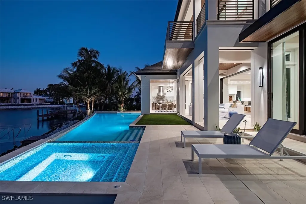 3163 Gin Lane Naples FL 34102