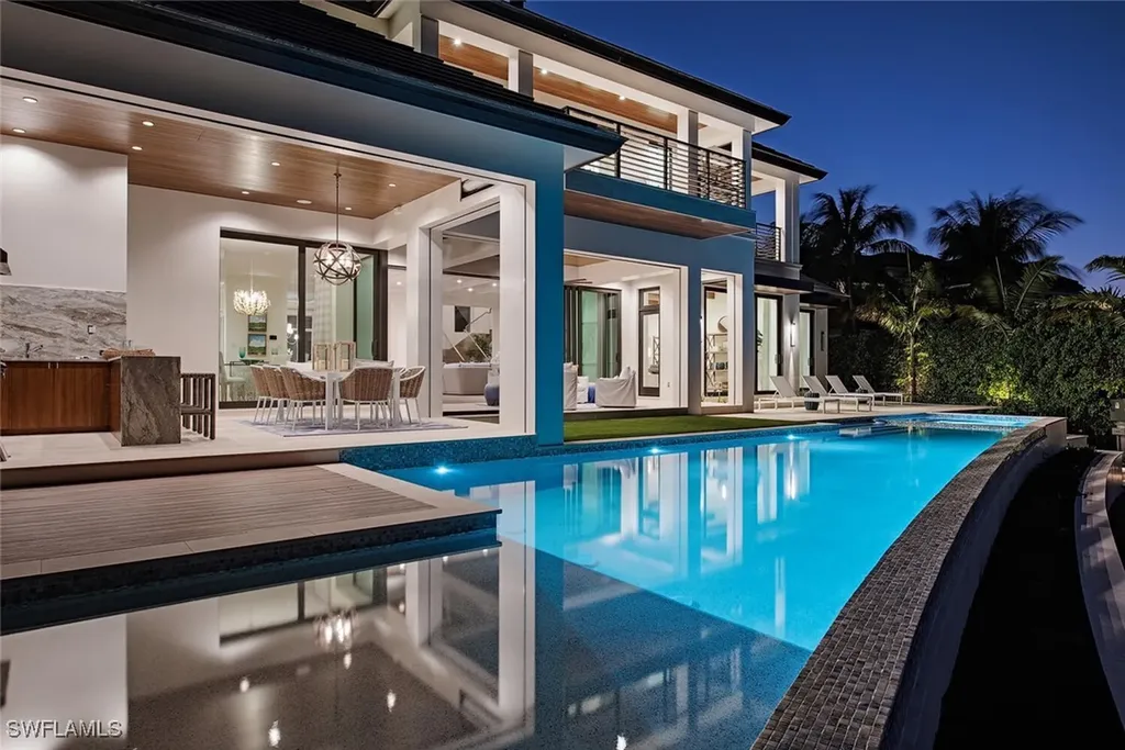 3163 Gin Lane Naples FL 34102
