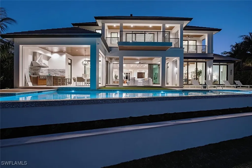 3163 Gin Lane Naples FL 34102