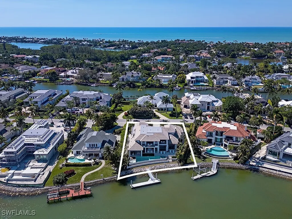 3163 Gin Lane Naples FL 34102
