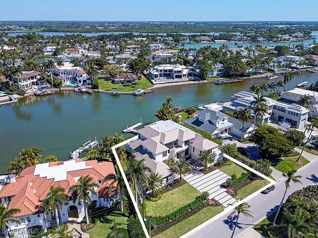 3163 Gin Lane Naples FL 34102