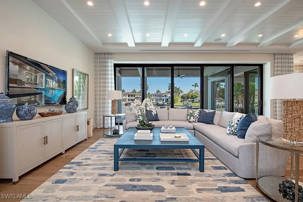 3163 Gin Lane Naples FL 34102