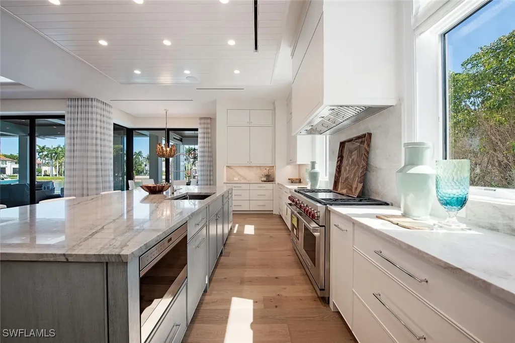 3163 Gin Lane Naples FL 34102