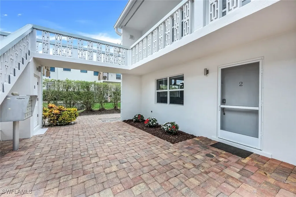 780 10th Avenue S Naples FL 34102