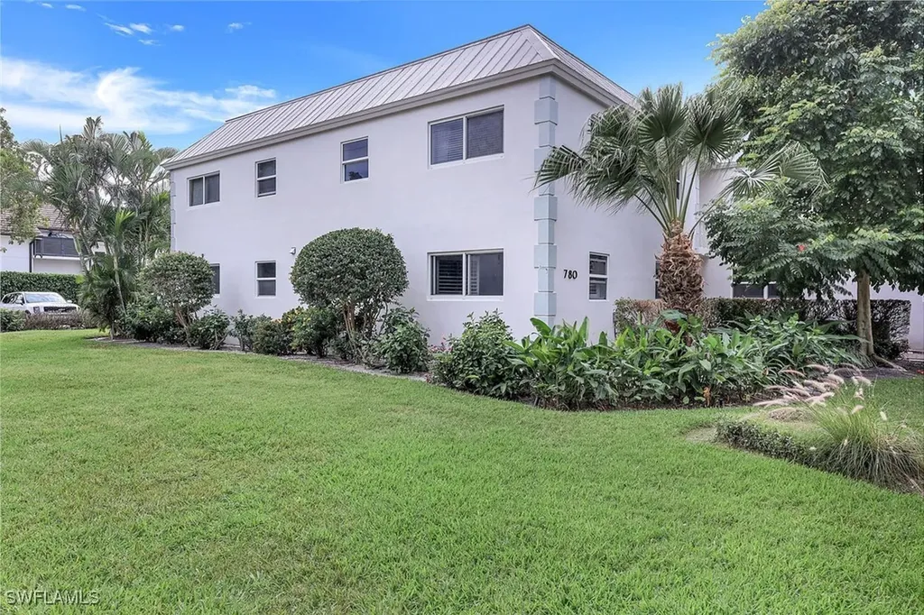 780 10th Avenue S Naples FL 34102