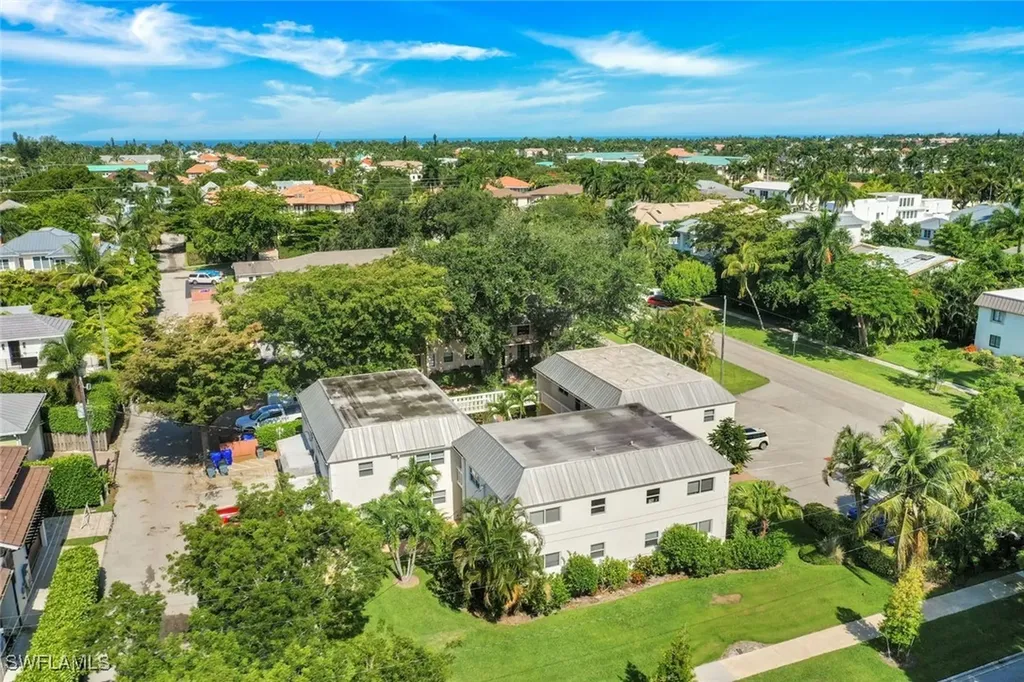 780 10th Avenue S Naples FL 34102
