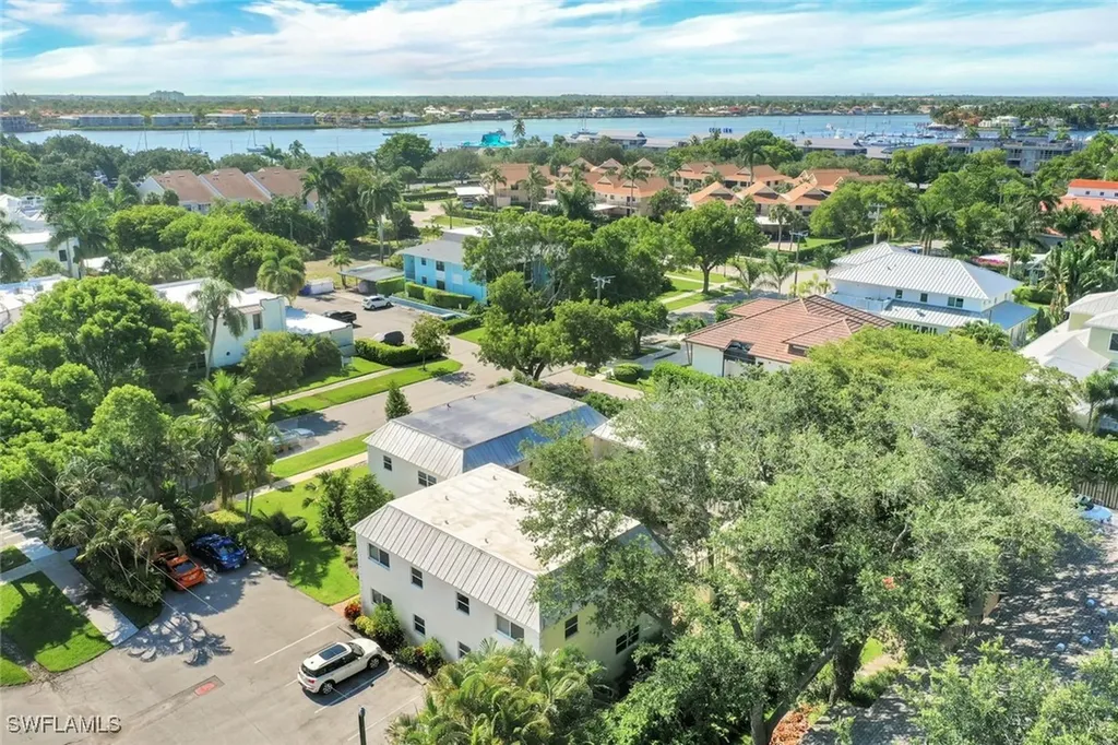 780 10th Avenue S Naples FL 34102