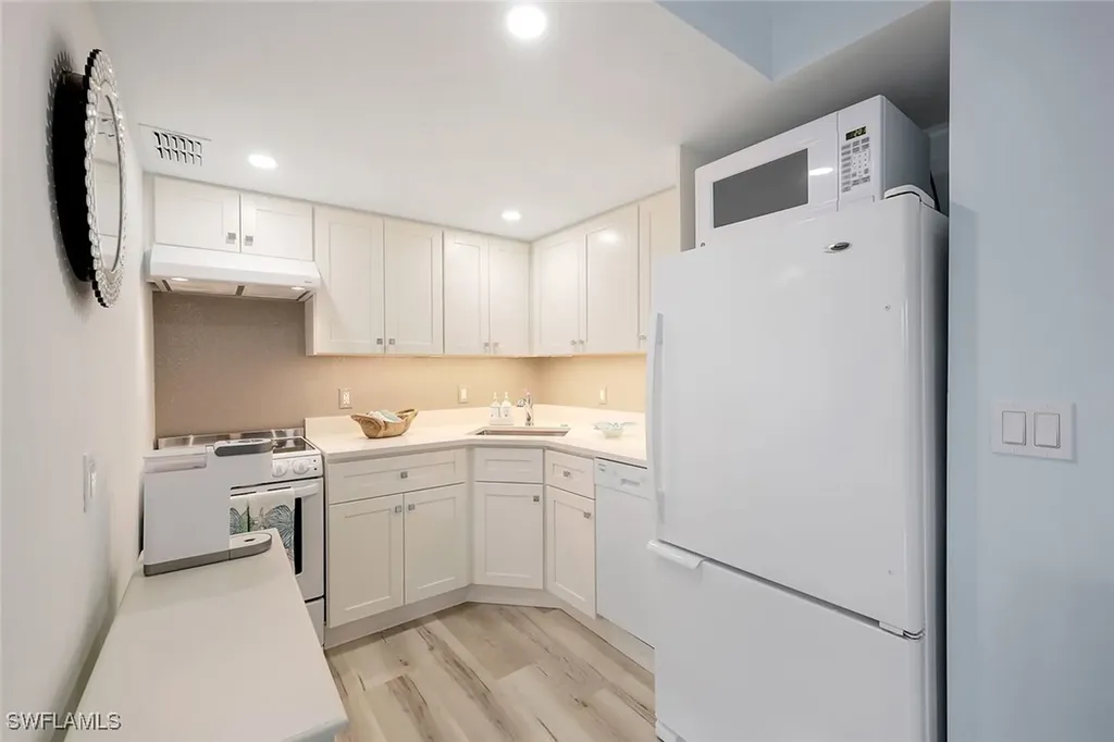 780 10th Avenue S Naples FL 34102