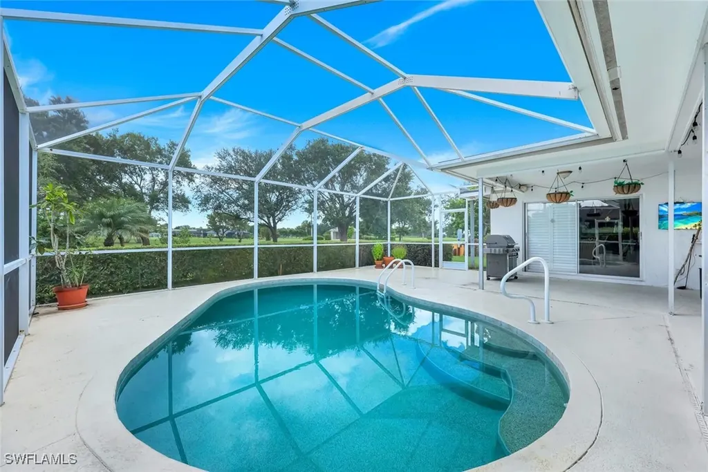 211 Pine Valley Circle Naples FL 34113