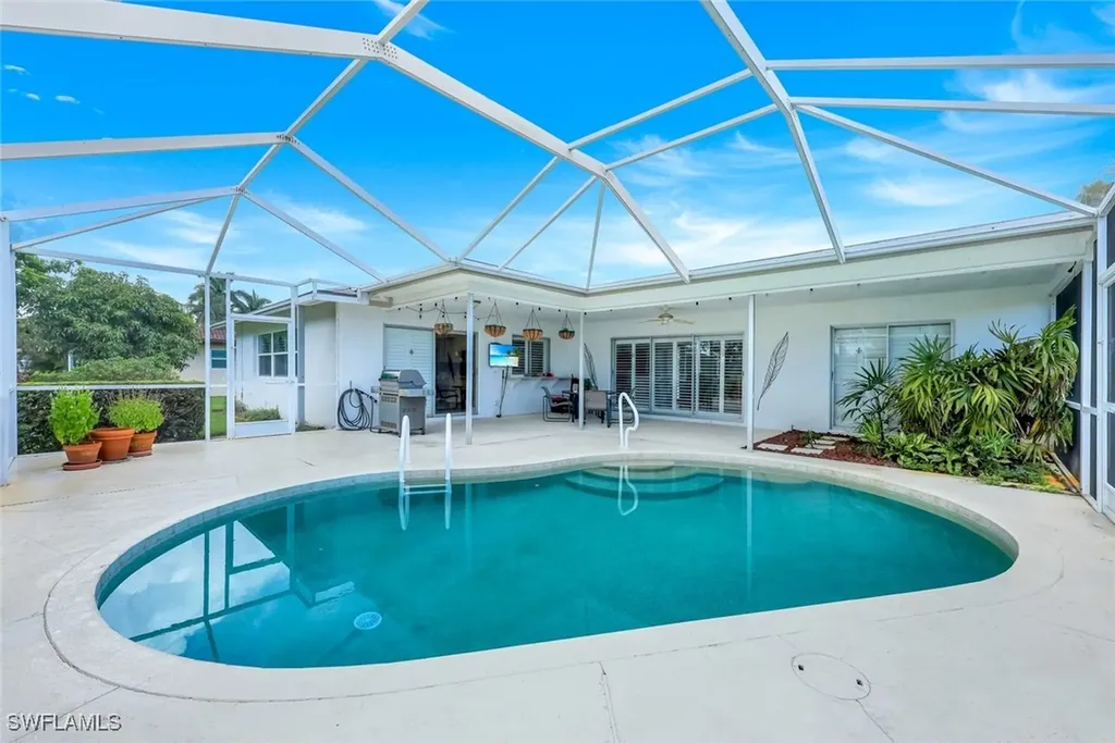 211 Pine Valley Circle Naples FL 34113