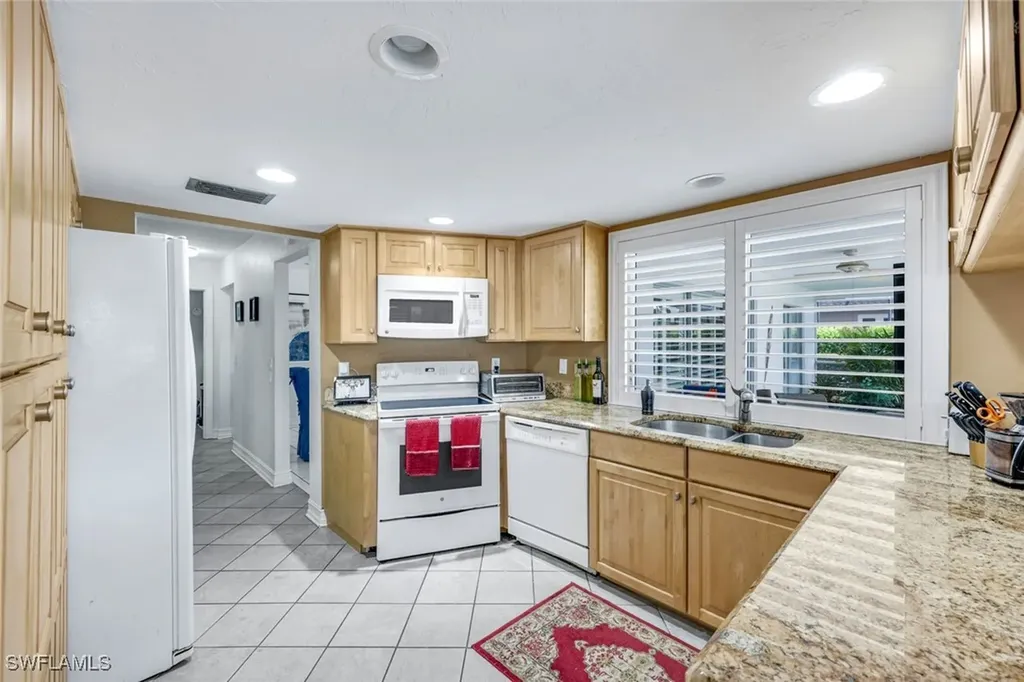 211 Pine Valley Circle Naples FL 34113