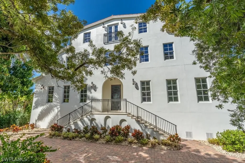 1160 8th Street S Naples FL 34102