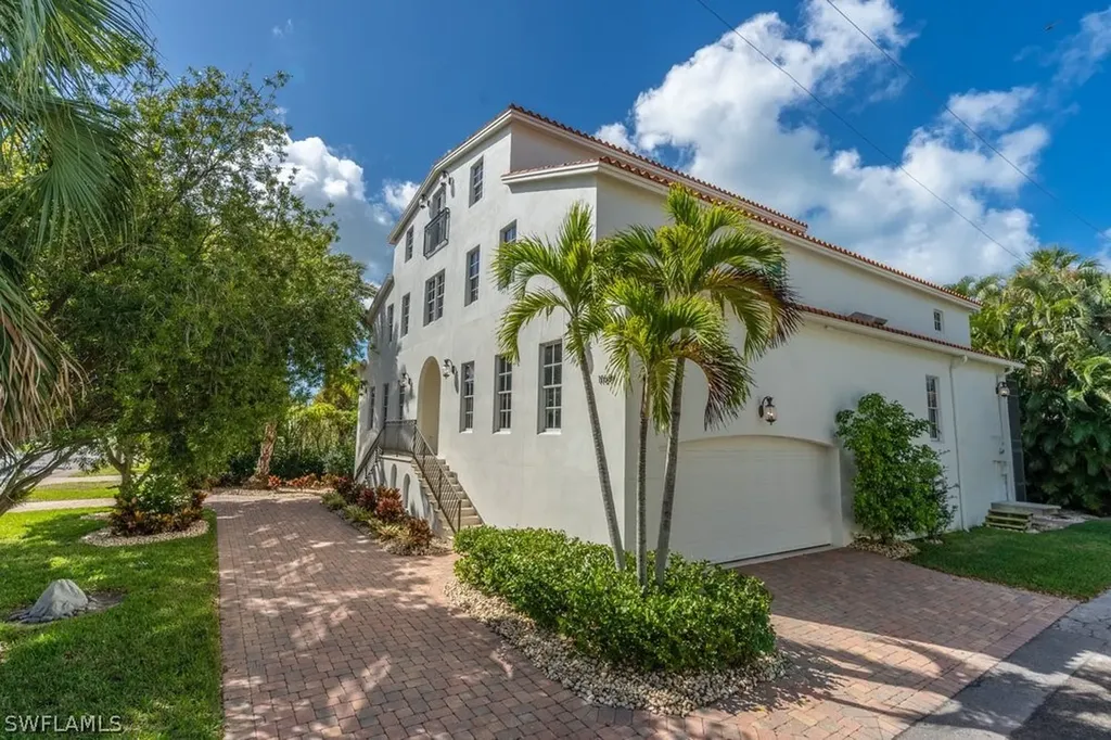 1160 8th Street S Naples FL 34102