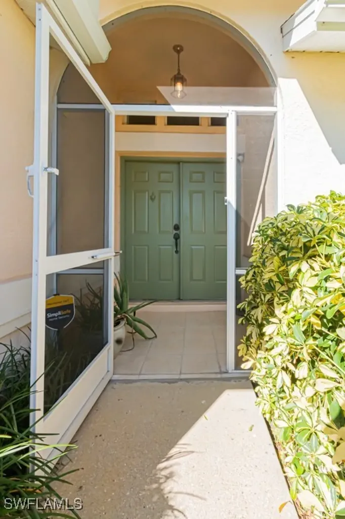 852 Belville Boulevard Naples FL 34104