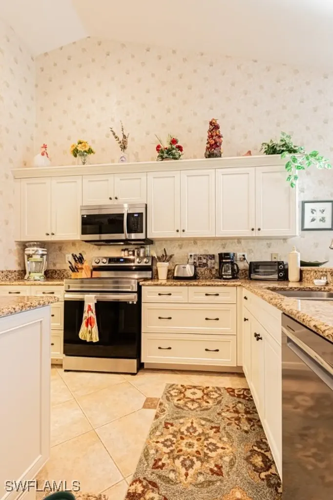 852 Belville Boulevard Naples FL 34104