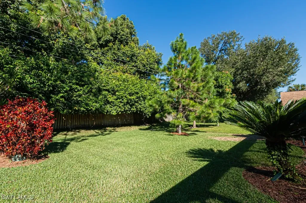852 Belville Boulevard Naples FL 34104
