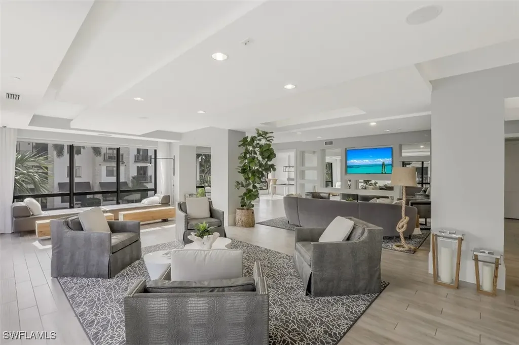 1035 3rd Avenue S Naples FL 34102