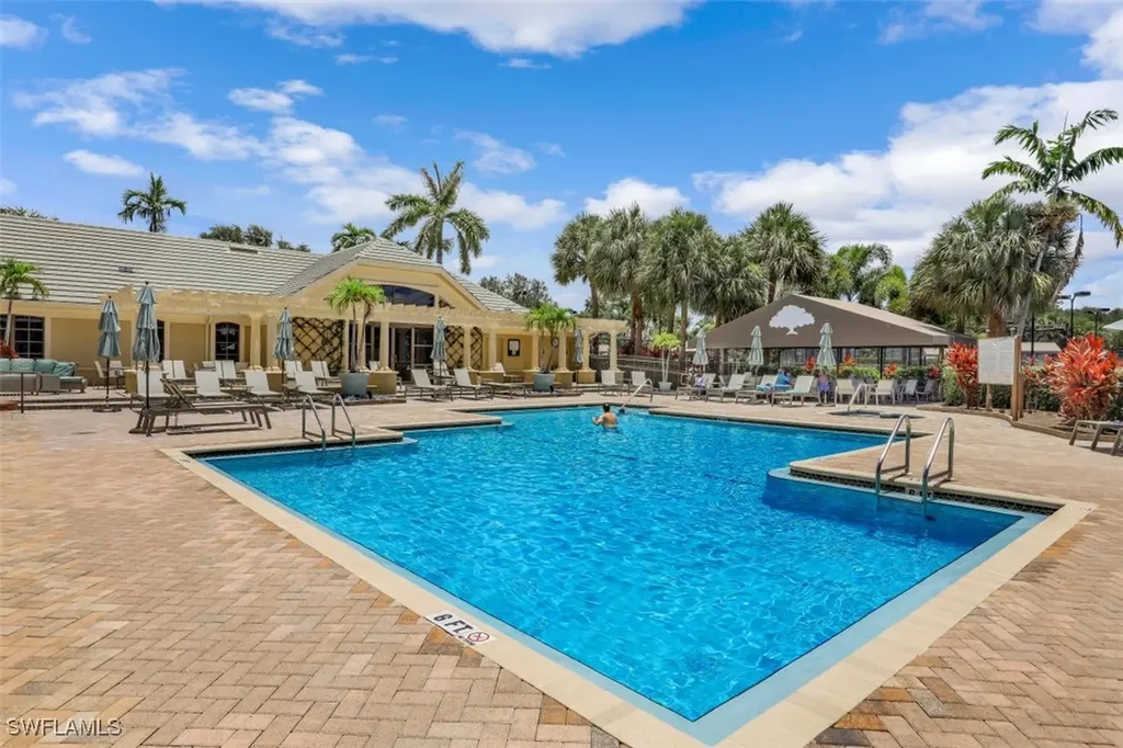 1818 Leamington Lane Naples FL 34109