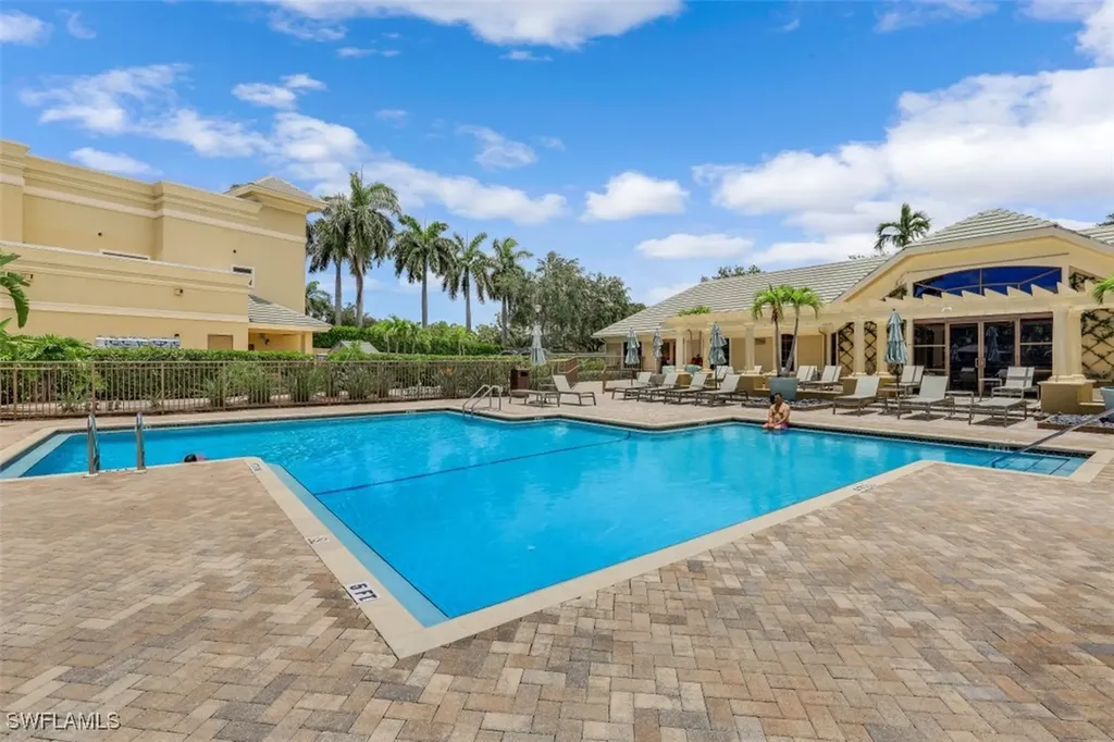 1818 Leamington Lane Naples FL 34109