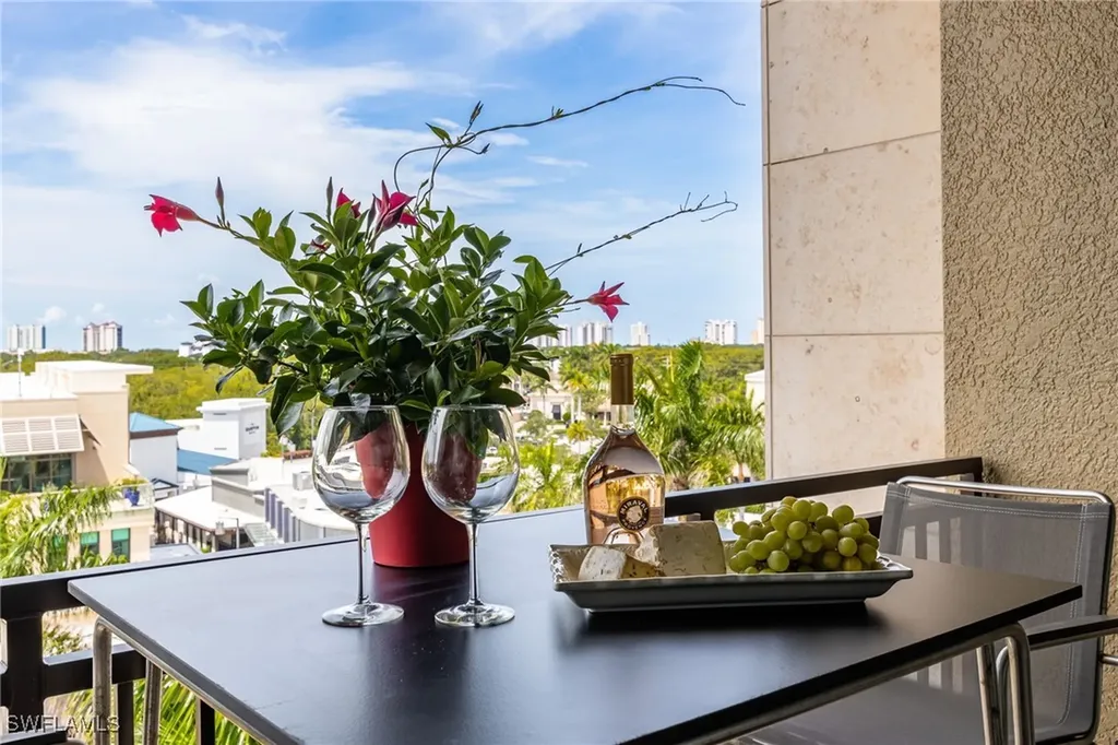 9115 Strada Place Naples FL 34108