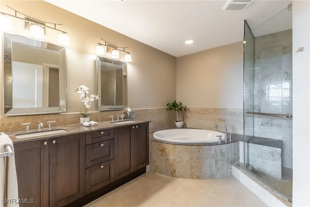 9115 Strada Place Naples FL 34108