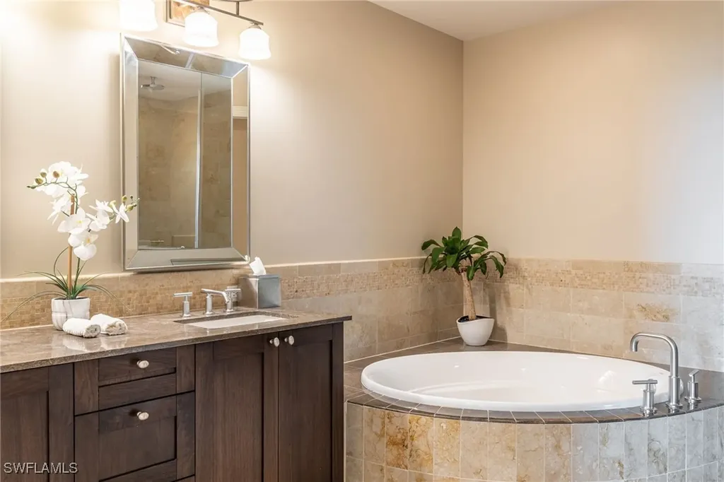 9115 Strada Place Naples FL 34108