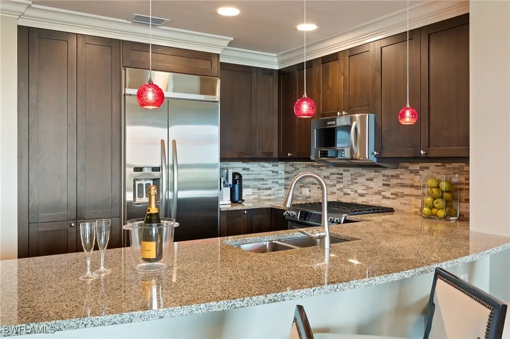 9115 Strada Place Naples FL 34108