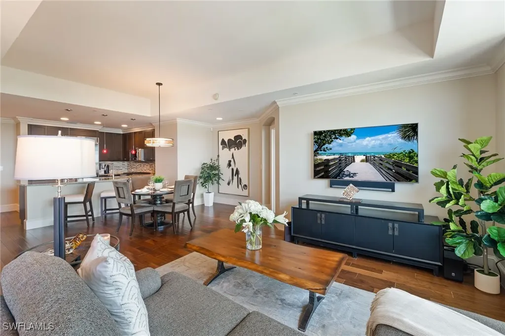 9115 Strada Place Naples FL 34108