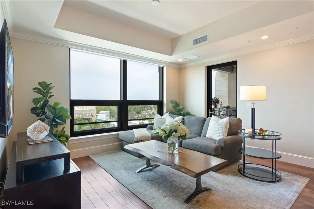 9115 Strada Place Naples FL 34108