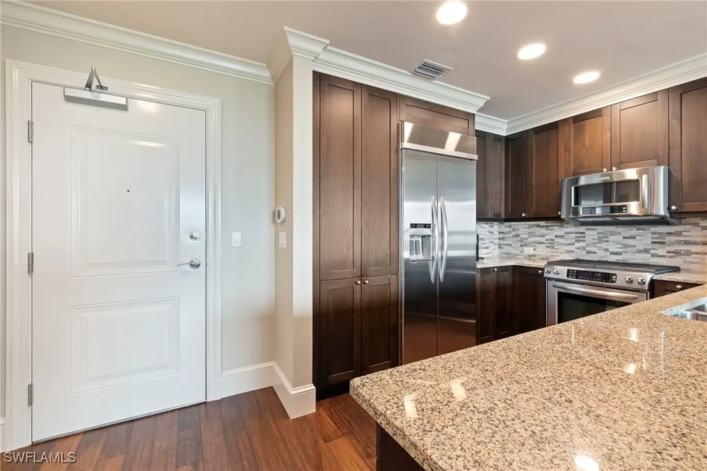 9115 Strada Place Naples FL 34108