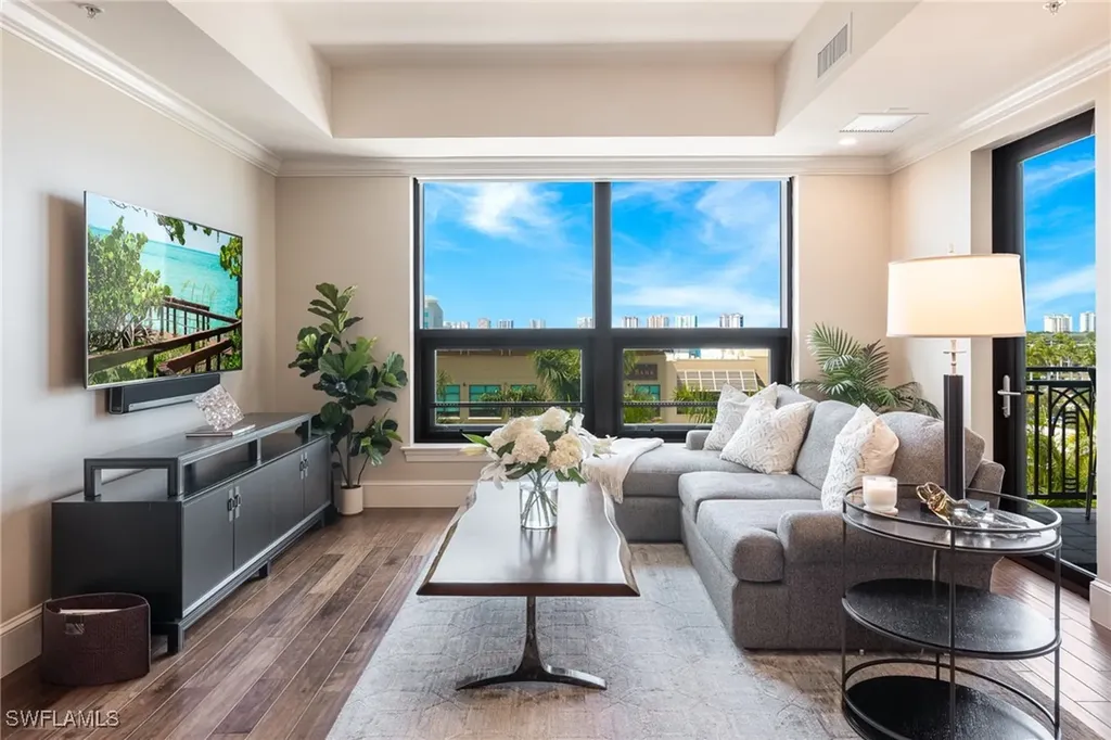 9115 Strada Place Naples FL 34108