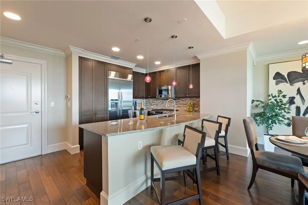 9115 Strada Place Naples FL 34108