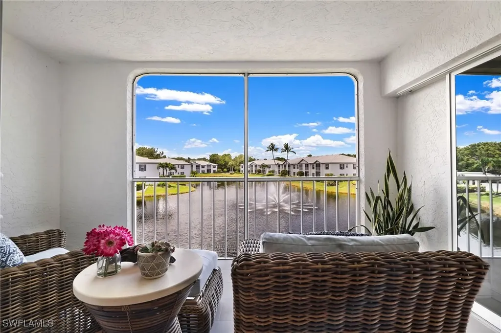 864 Tanbark Drive, Naples, FL 34108 | 225064609 | John R Wood