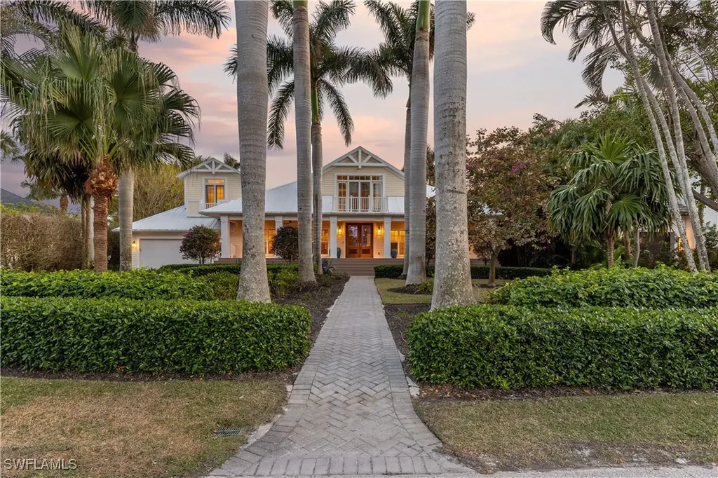 154 4th Avenue N Naples FL 34102